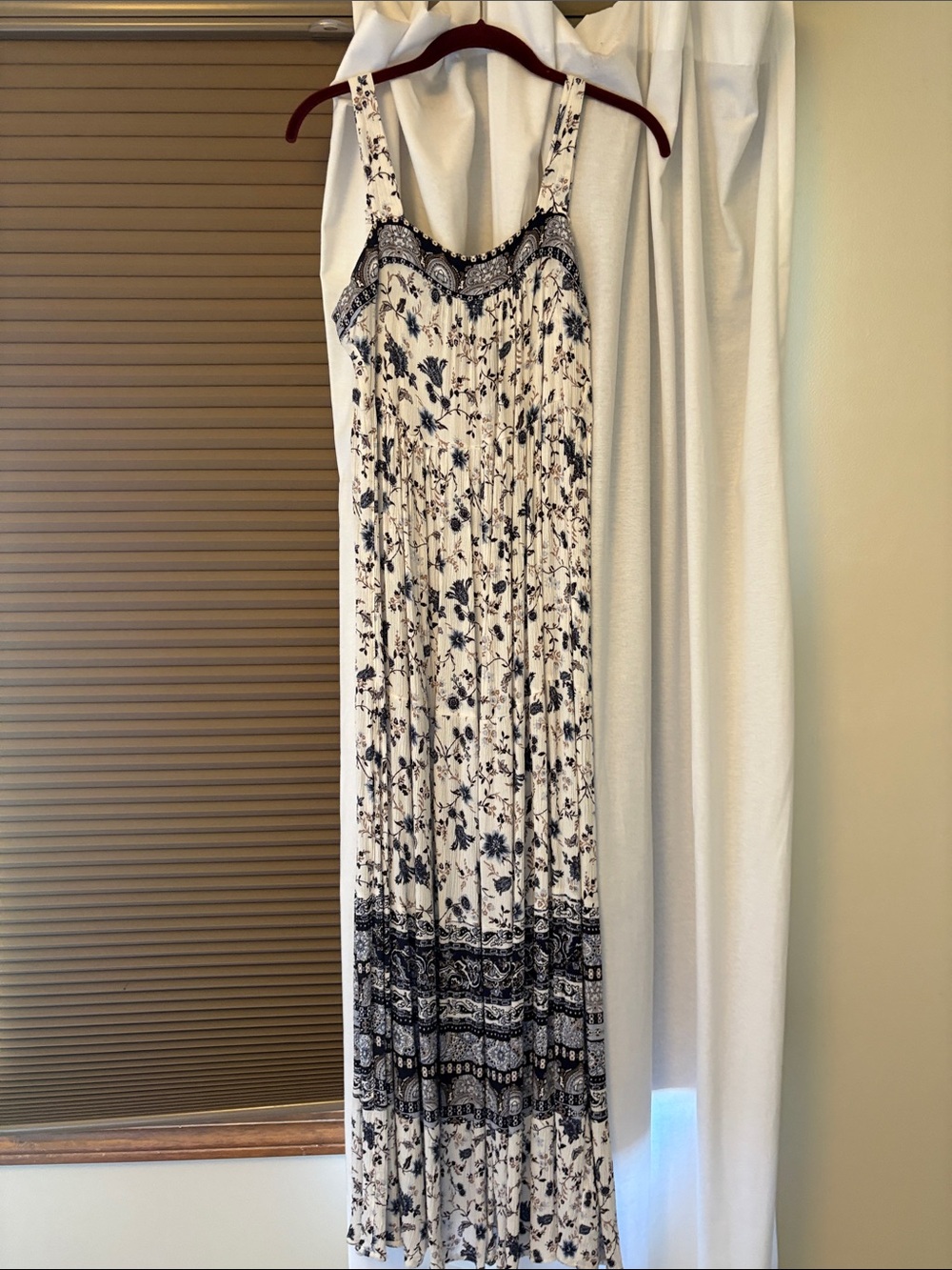 Knox Rose Cream and Black Floral Maxi Dress